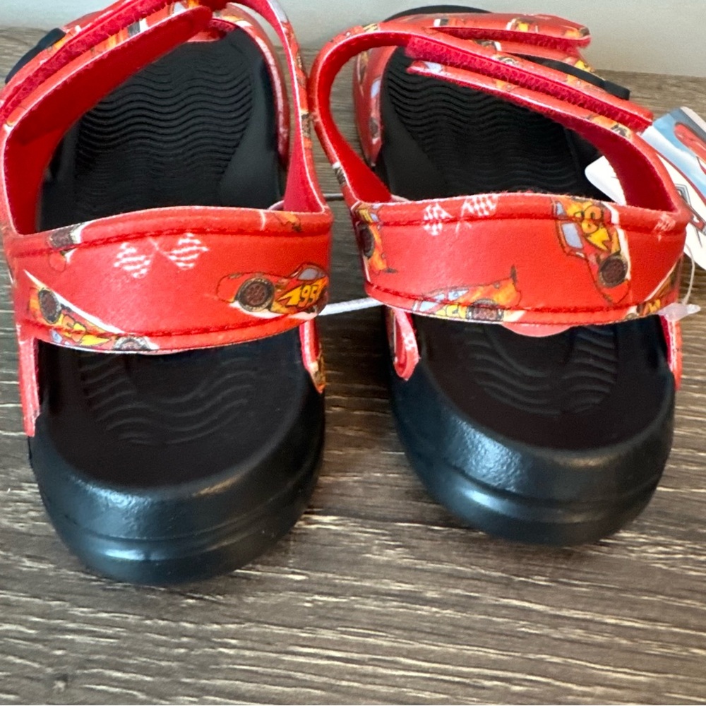 Disney Cars Lightning McQueen Sandals Shoes Size 10 Boys NEW Water Play Kachow - Picture 4 of 7